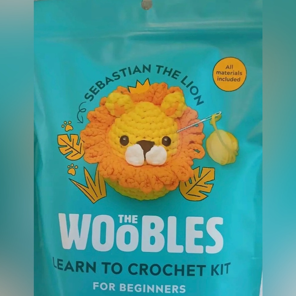 Woobles - Sebastian the Lion-crochet kit.